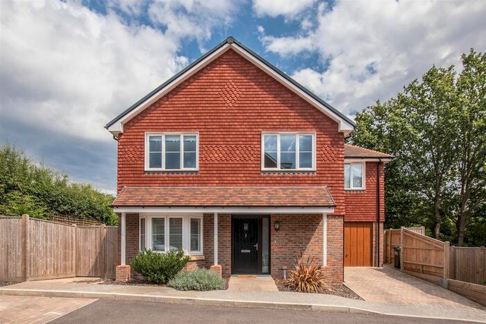 5 Bedroom Detached House For Sale In Parkside Close, Heathfield, TN21