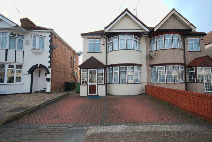 4 Bedroom Semi-Detached House To Rent In Kathleen Avenue, Wembley, Middlesex, HA0