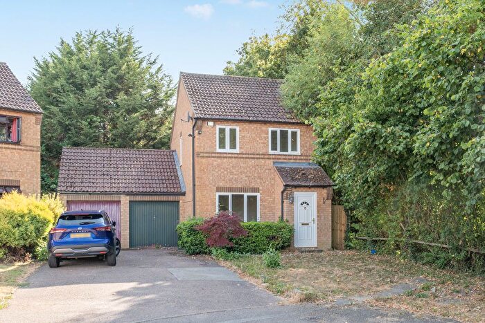 3 Bedroom Detached House For Sale In Rillington Gardens, Milton Keynes, MK4