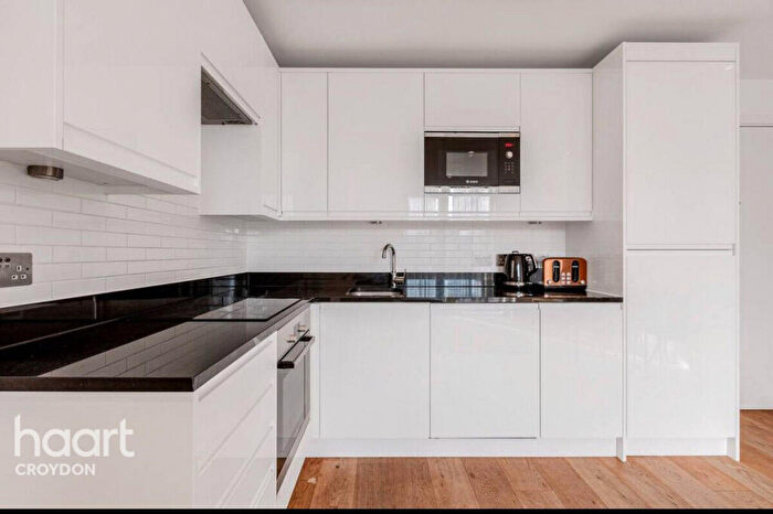 2 Bedroom Apartment To Rent In South End, Croydon, CR0