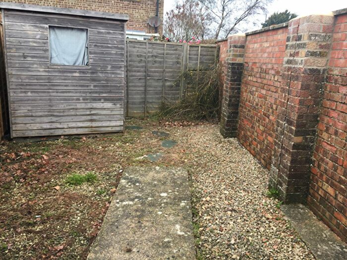 1 Bedroom End Of Terrace House To Rent In Fawley Green, Throop, BH8