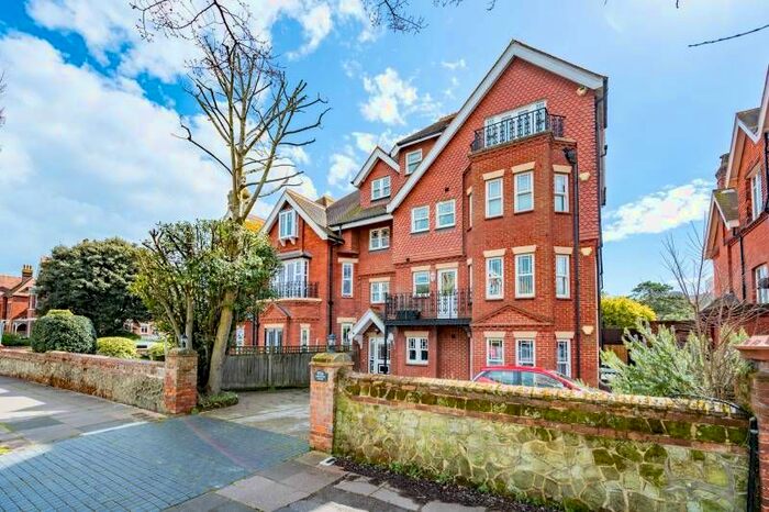 2 Bedroom Flat To Rent In Carlisle Road, Eastbourne, BN20