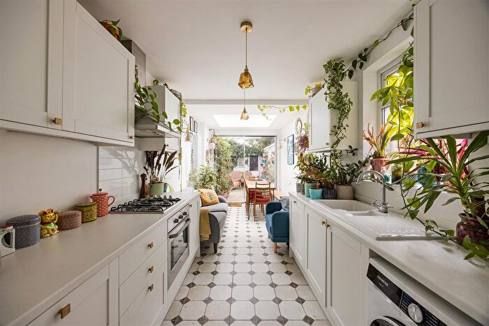 2 Bedroom End Terrace House For Sale In Pevensey Road, Forest Gate, E7