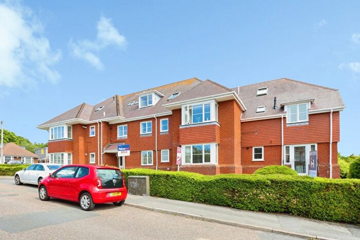 2 Bedroom Flat For Sale In Hoopers, Carters Avenue, Poole, BH15