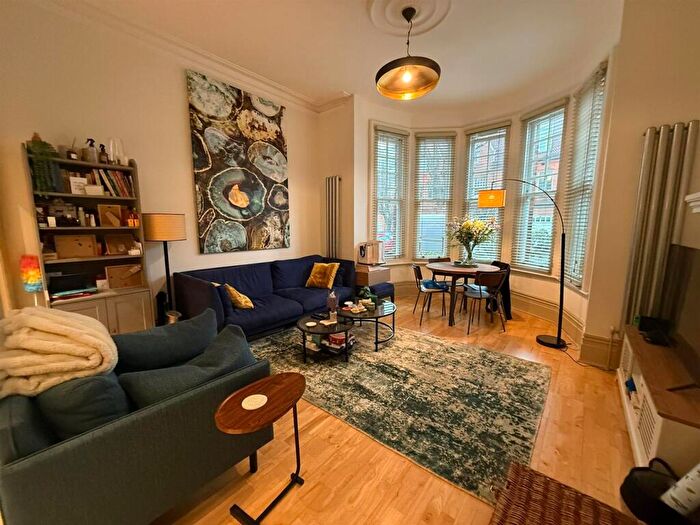 2 Bedroom Flat For Sale In Aberdare Gardens, London, NW6