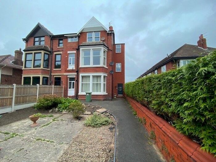 2 Bedroom Flat To Rent In St. Annes Road East, St. Annes, Lytham St. Annes, FY8