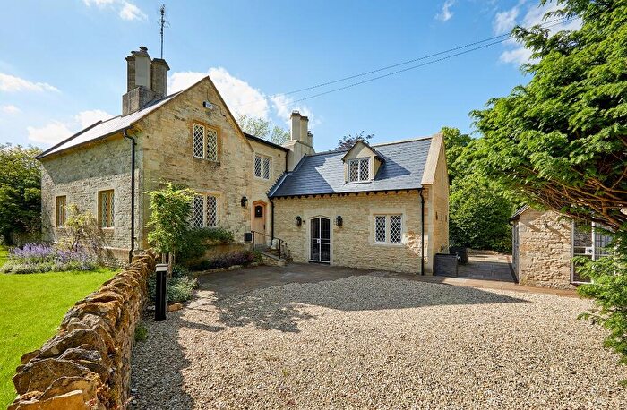 5 Bedroom House To Rent In , OX18