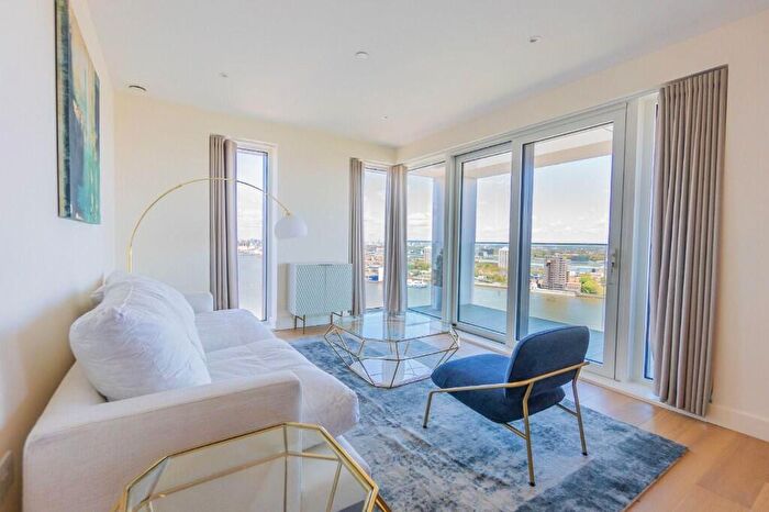 2 Bedroom Flat For Sale In Duke Of Wellington Avenue, London, SE18