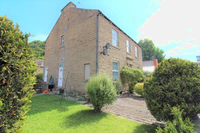 2 Bedroom Flat To Rent In Fenay Lea Drive, Fenay Bridge, Huddersfield, HD5