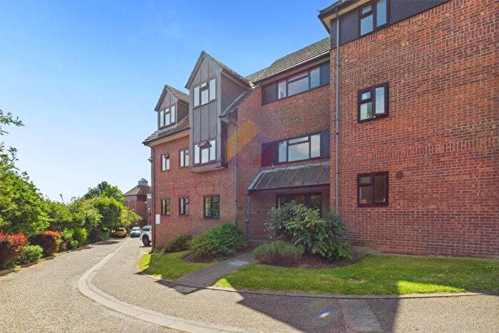 2 Bedroom Flat For Sale In Meadowbrook Court, Colchester, CO1