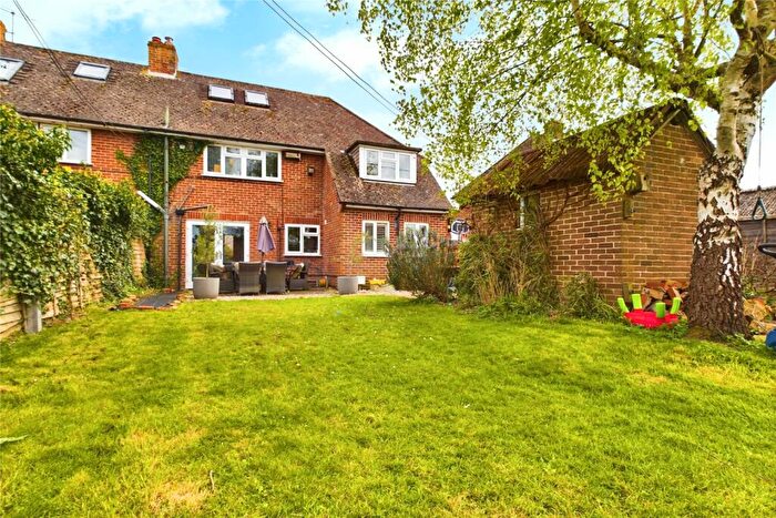 3 Bedroom Semi-Detached House For Sale In Stoneyfield, Beenham, Reading, Berkshire, RG7
