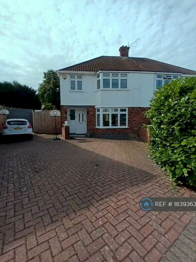 3 Bedroom Semi-Detached House To Rent In Raymond Road, Langley, SL3