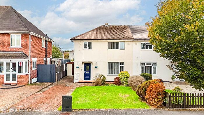 3 Bedroom Semi-Detached House For Sale In Morgan Road, Tamworth, Staffordshire, B78