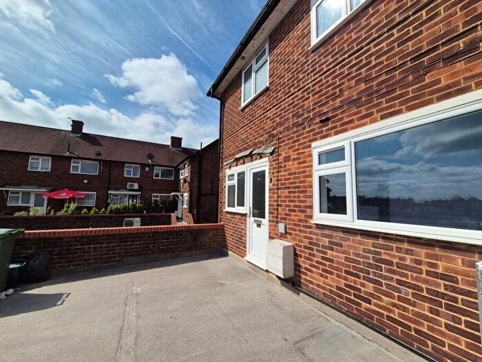 2 Bedroom Maisonette To Rent In The Quadrant, St. Albans, Hertfordshire, AL4