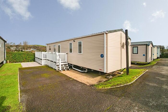 2 Bedroom Park Home For Sale In Bowleaze Coveway, Weymouth, DT3