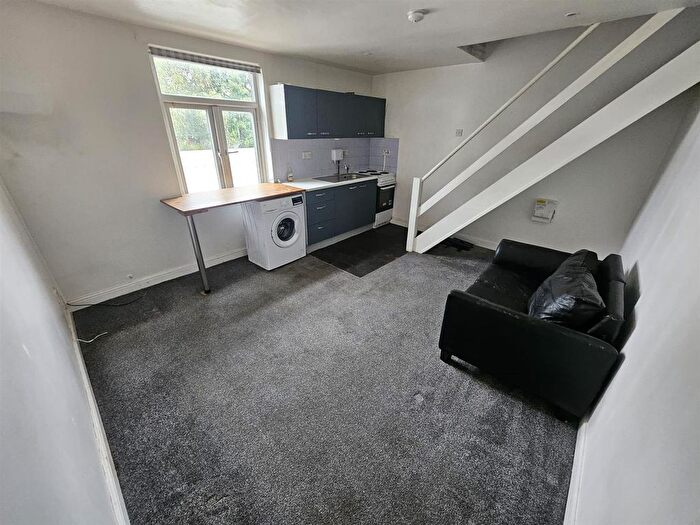 1 Bedroom Flat To Rent In Bury Road, Bolton, BL2