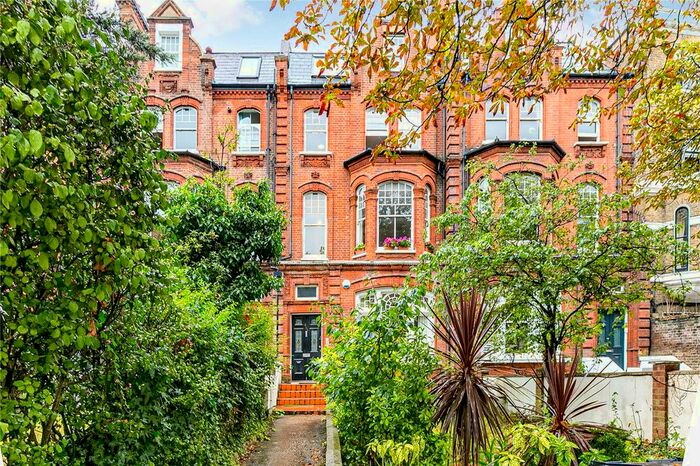2 Bedroom Flat To Rent In Clapham Road, London, SW9