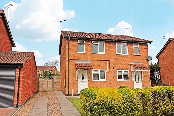 2 Bedroom Semi Detached House For Sale In Mablowe Field, Wigston, LE18