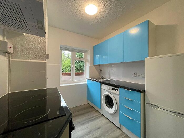 2 Bedroom Flat To Rent In North End Road, Wembley, HA9