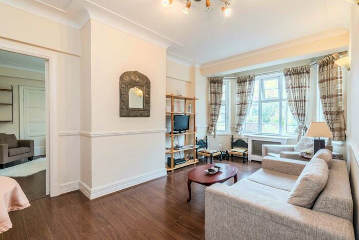 2 Bedroom Flat To Rent In College Crescent, Swiss Cottage, London, NW3