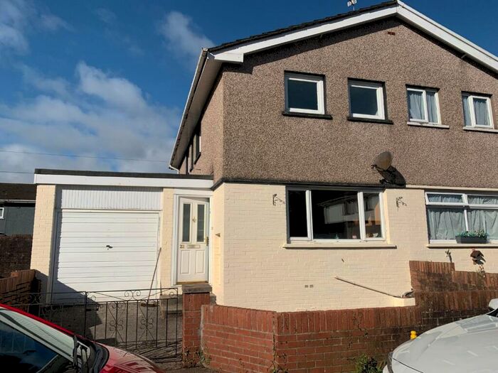 3 Bedroom Semi-Detached Bungalow To Rent In Hafan Deg, Pencoed, Bridgend, CF35