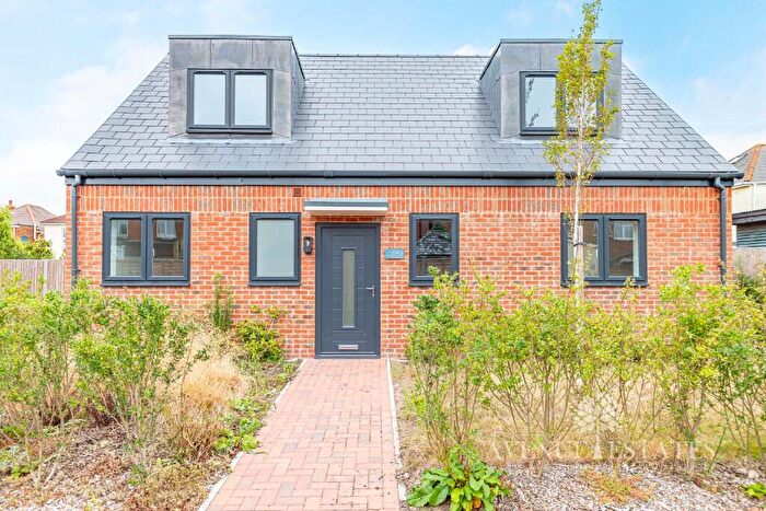 3 Bedroom Detached House For Sale In Irving Road, Bournemouth, Dorset, BH6