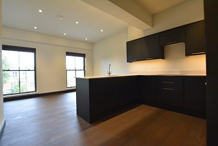 2 Bedroom Apartment To Rent In High Street, Brentwood, Essex, CM14