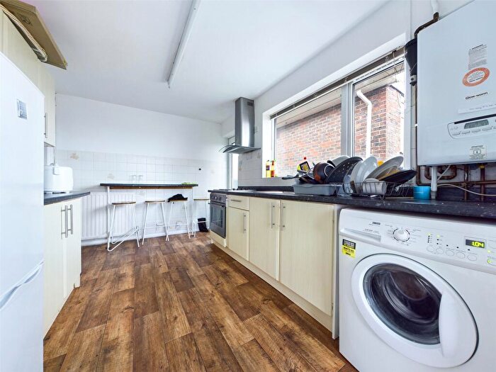 5 Bedroom Semi-Detached House To Rent In Wolverstone Drive, Brighton, BN1
