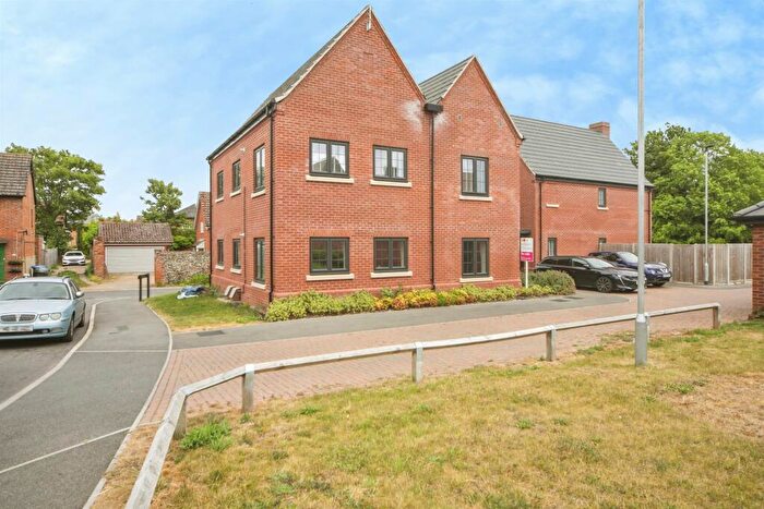 2 Bedroom Flat For Sale In School Street, Needham Market, Ipswich, IP6