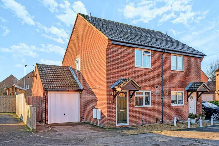 2 Bedroom Semi-Detached House For Sale In Thatcham, Berkshire, RG19