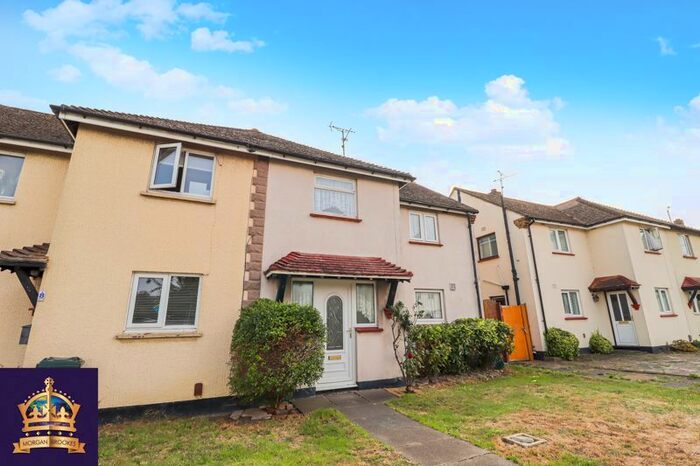 3 Bedroom Semi-Detached House To Rent In Cokefield Avenue, Southend-On-Sea, SS2