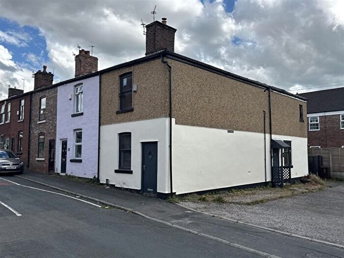 3 Bedroom End Terrace House For Sale In Fountain Street, Hyde, SK14
