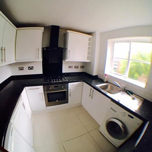 2 Bedroom Flat To Rent In North Common Road, Ealing, W5