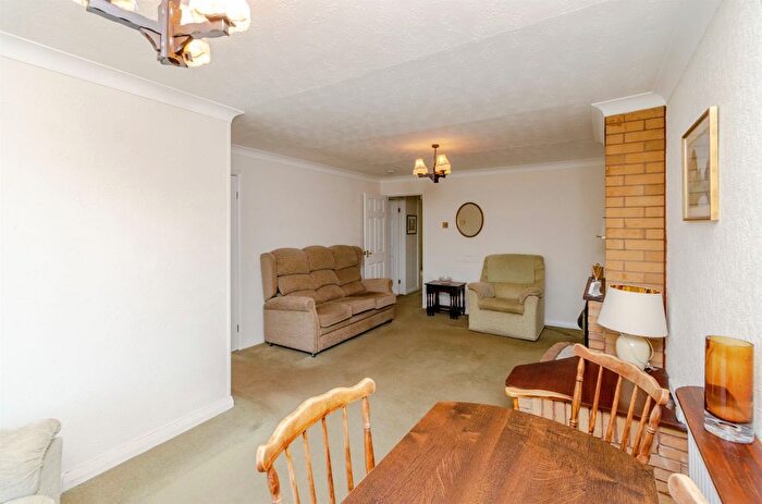 2 Bedroom Semi-Detached Bungalow For Sale In Belmont Avenue, Cannock, WS11