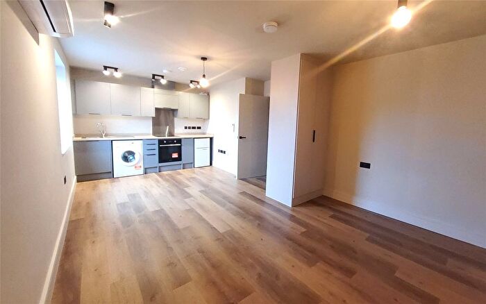 Studio To Rent In Holgate Court, Western Road, Romford, RM1