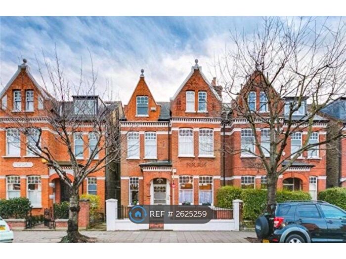 2 Bedroom Flat To Rent In Ritherdon Road, London, SW17
