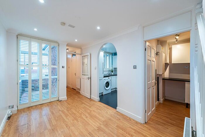 3 Bedroom Terraced House To Rent In Dunston Road London, SW11