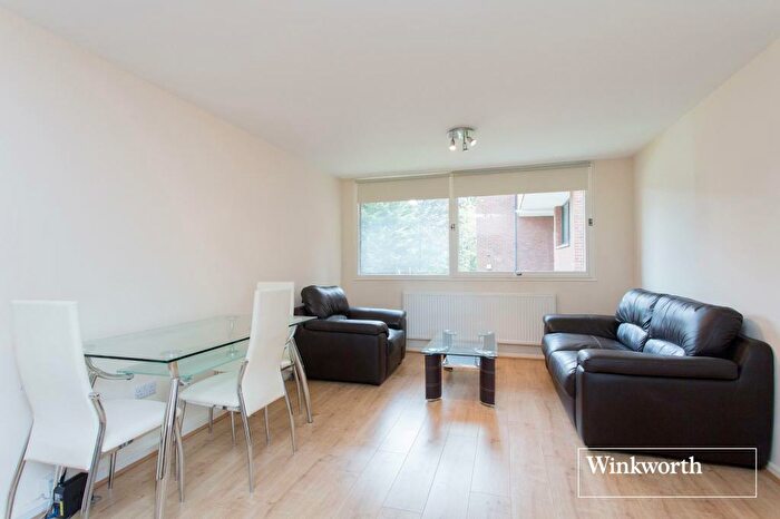 2 Bedroom Apartment To Rent In Chandos Way, London, NW11