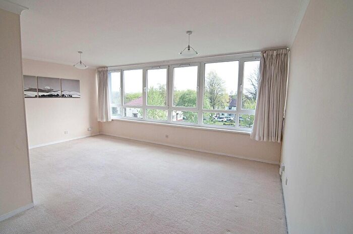 2 Bedroom Apartment To Rent In Ingledew Court, Leeds, LS17