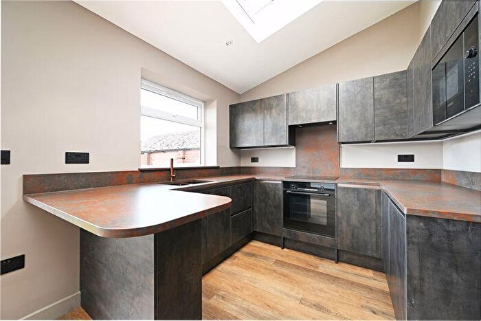 3 Bedroom Semi-Detached House To Rent In Gleadless Drive, Sheffield, S12