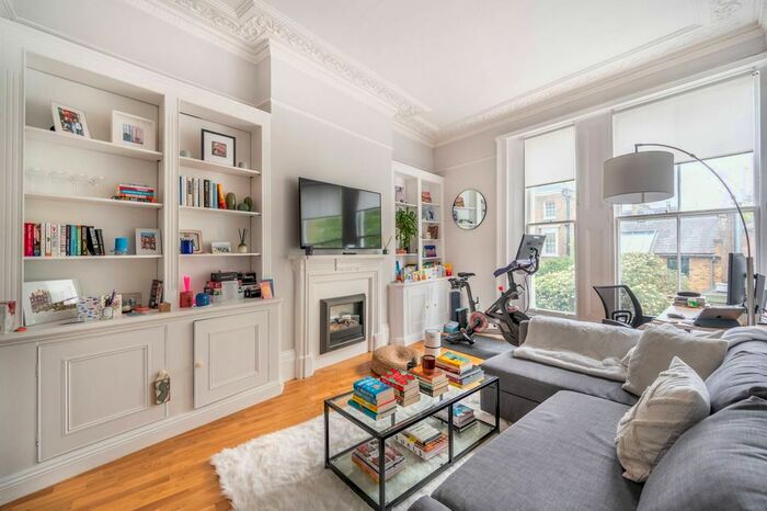 1 Bedroom Flat To Rent In Hereford Road, Westbourne Grove, London, W2