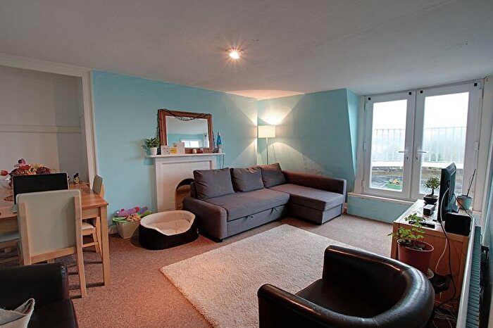 2 Bedroom Flat To Rent In Kensington Place, Bath, BA1