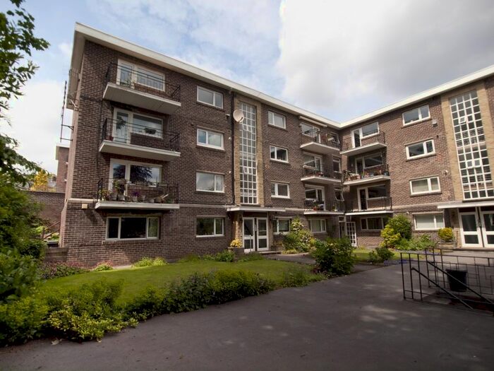 2 Bedroom Flat To Rent In Fulwood Park Mansions, Chesterwood Drive, Broomhill, Sheffield, S10
