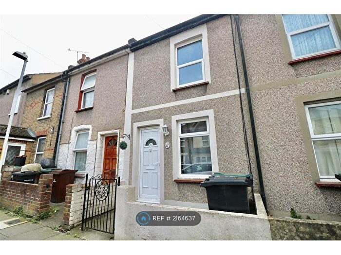 3 Bedroom Terraced House To Rent In Nelson Road, Gravesend, DA11