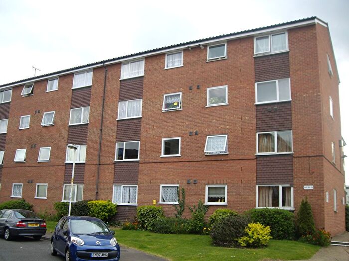 1 Bedroom Flat To Rent In Gurney Close, Barking, IG11