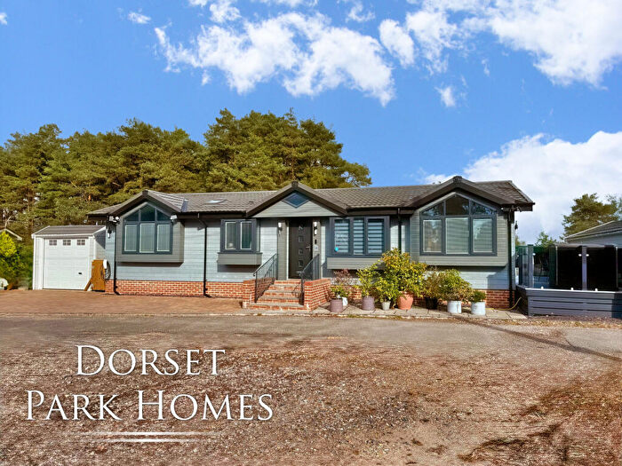 2 Bedroom Park Home For Sale In Worley Way, Lone Pine Park, Lone Pine Drive, Ferndown, Dorset, BH22