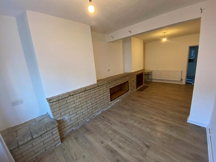 3 Bedroom House To Rent In Town Centre, SN1