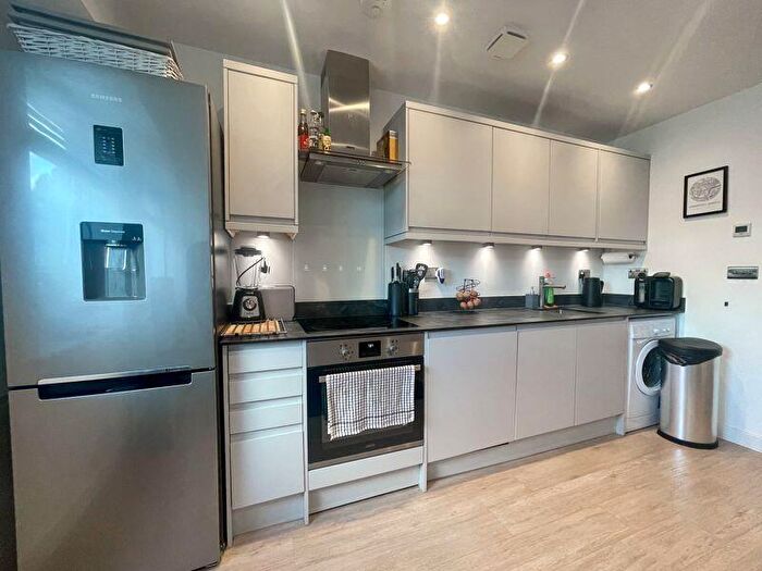 1 Bedroom Flat For Sale In Tempus Court, Duplex Apartment, HP13