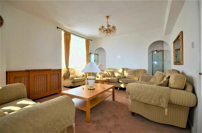 2 Bedroom Flat To Rent In Fawcett Street, London, SW10