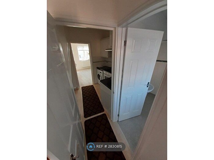 2 Bedroom Flat To Rent In Desborough Road, High Wycombe, HP11
